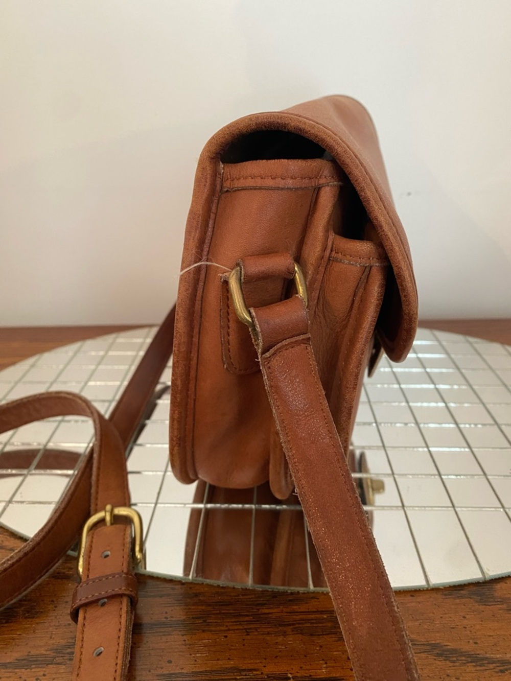 Vintage Coach Tan Leather Crossbody Bag - Picture 7 of 9